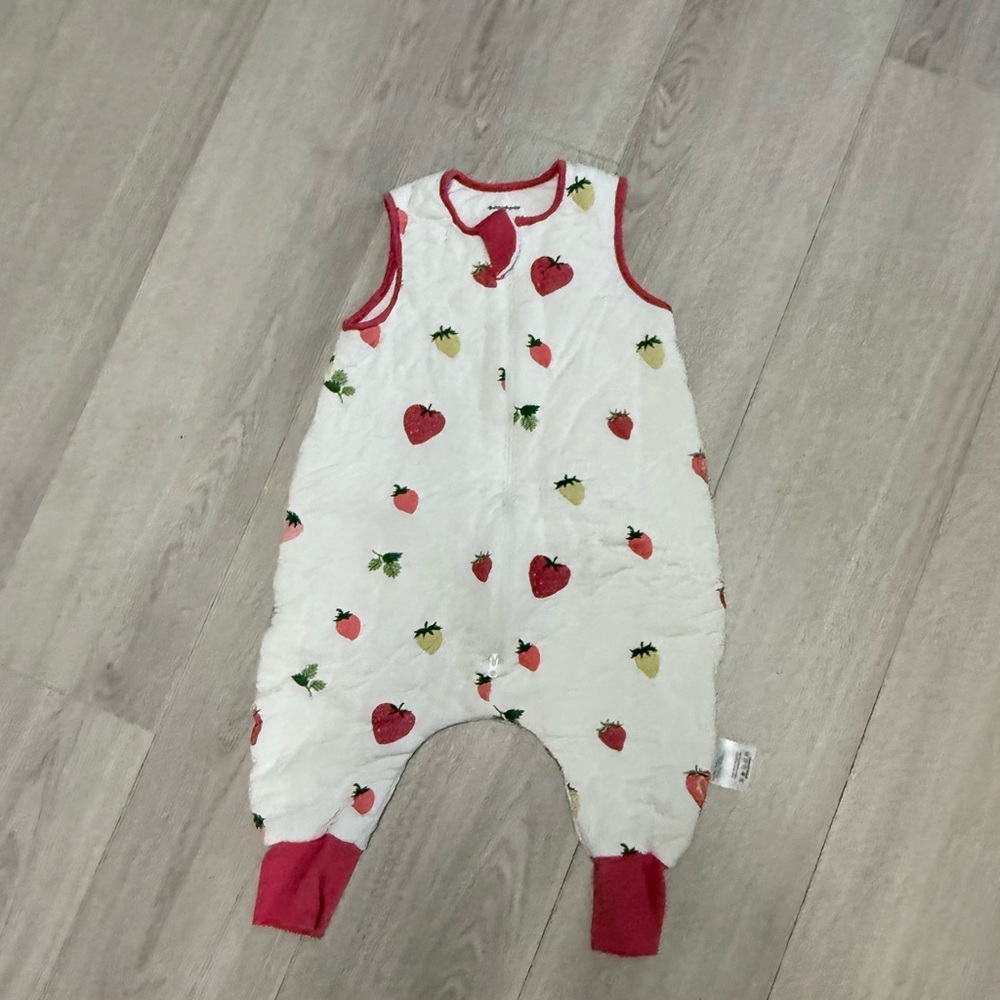 BubblePanda Strawberry Print Sleeveless Baby Romper Rayon Bamboo Size‎ Medium